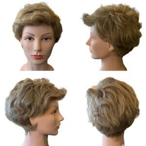 VTG 90s PAULA YOUNG Short Wig - Style Hollywood - Sandy blonde color